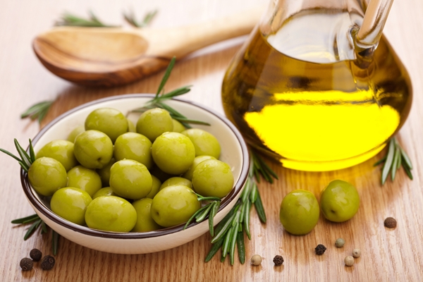 green olives and oil